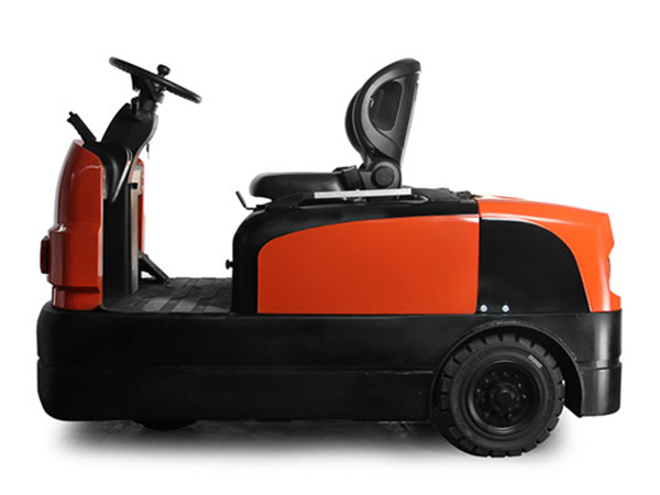 莞城中力電動叉車,6.0噸座駕式電動牽引車QDD60