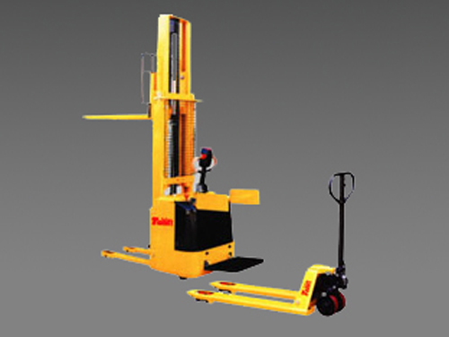 手動(dòng)自走電動(dòng)叉車維修